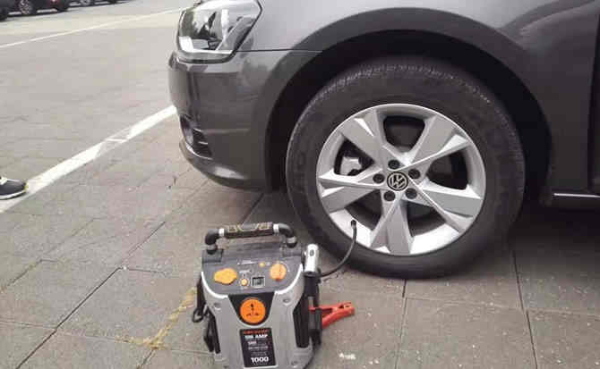 万荣汽车搭电案例