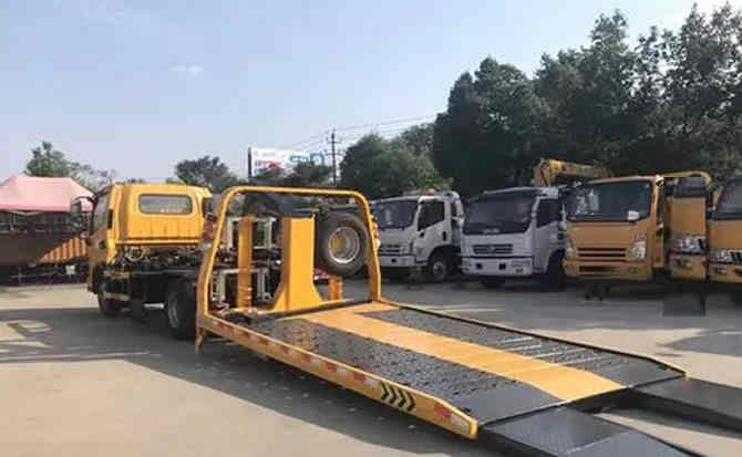万荣汽车中途维修案例